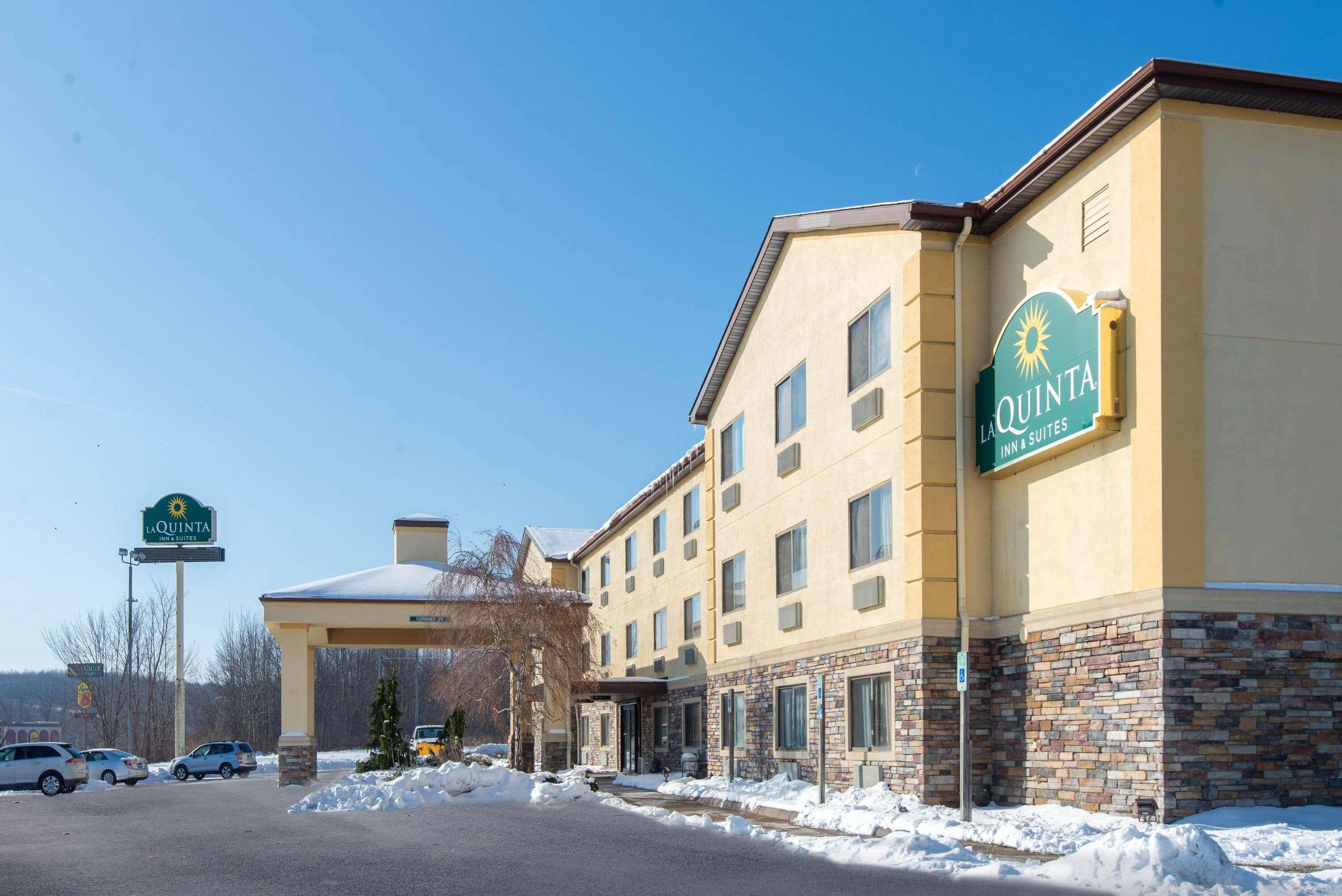 La Quinta By Wyndham Erie Hotel