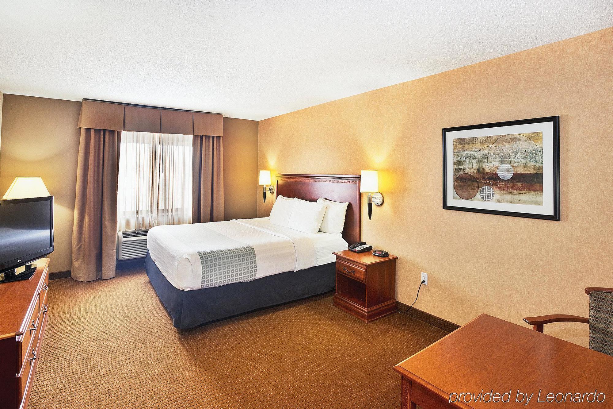 La Quinta By Wyndham Erie Hotel 3*